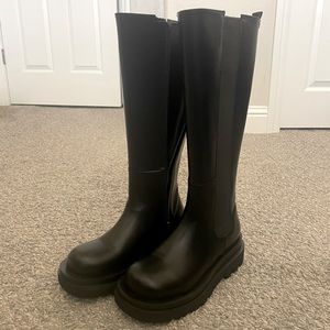 Chunky Long Black Boot, Sz. 6 / 230